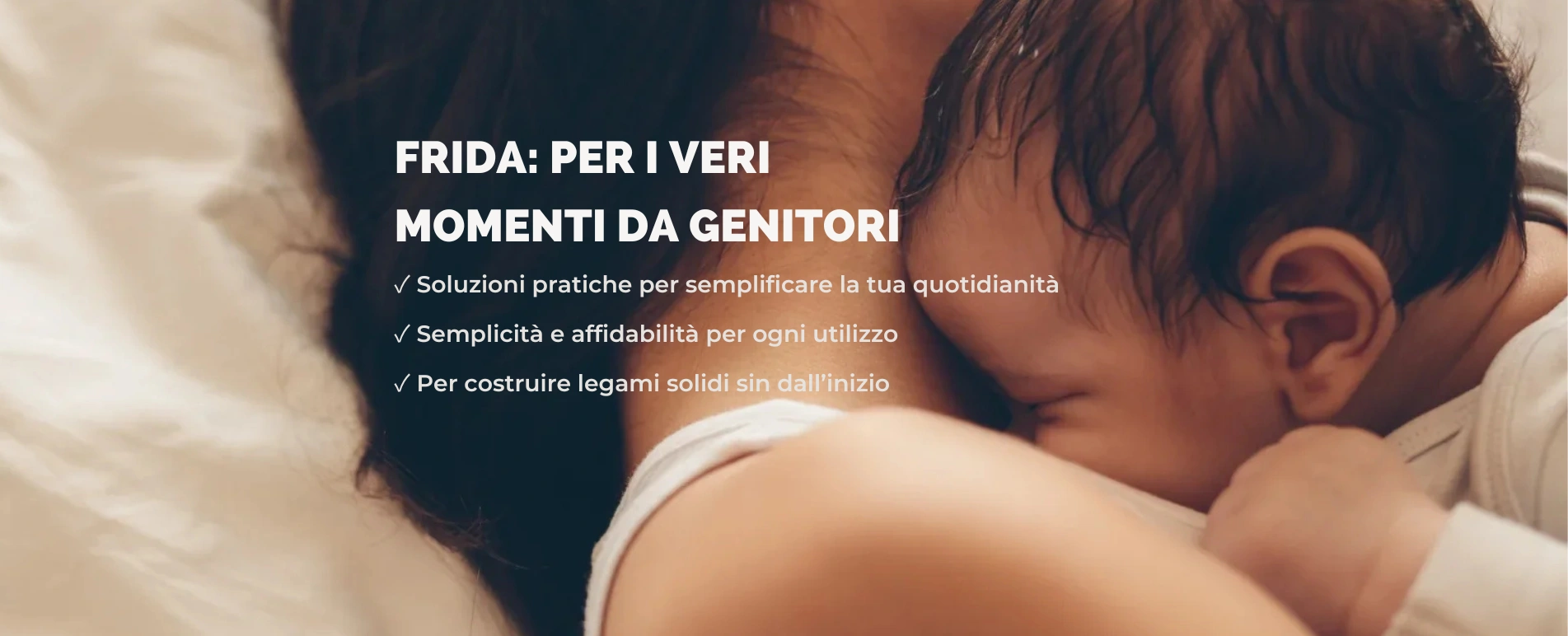 Mamma che allatta il neonato con dolcezza - Frida, soluzioni pratiche per genitori reali | MammeComeNoi